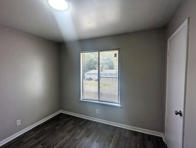 Building Photo - 3645 Mercer University Dr
