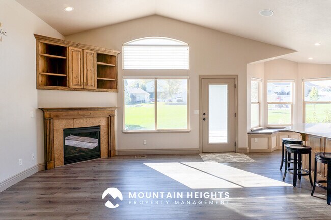 Building Photo - 4071 S Sandpiper Ln