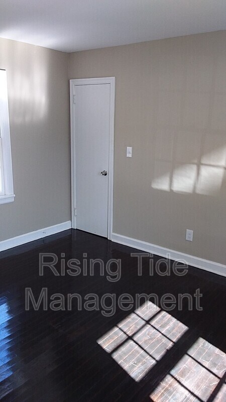 Building Photo - 605 Robison Dr