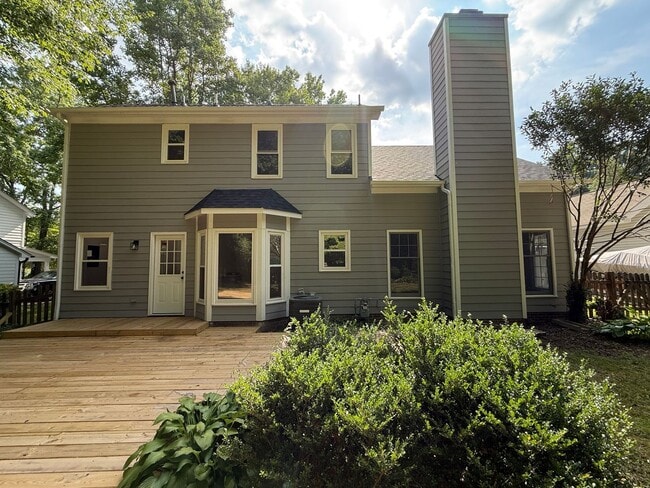 Building Photo - **OFFERING REFUNDABLE APPLICATION FEES** Newly Remodeled 3BD, 2.5BA Knightdale Home with a Fenced...