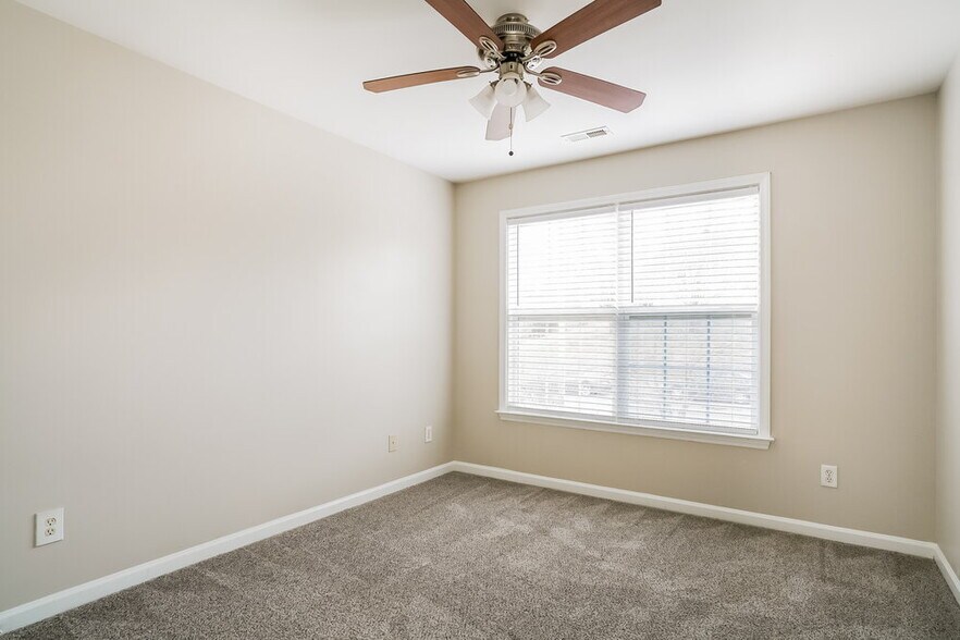 Building Photo - 320 Jewel Haven Way