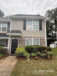 Building Photo - 426 WI Pkwy
