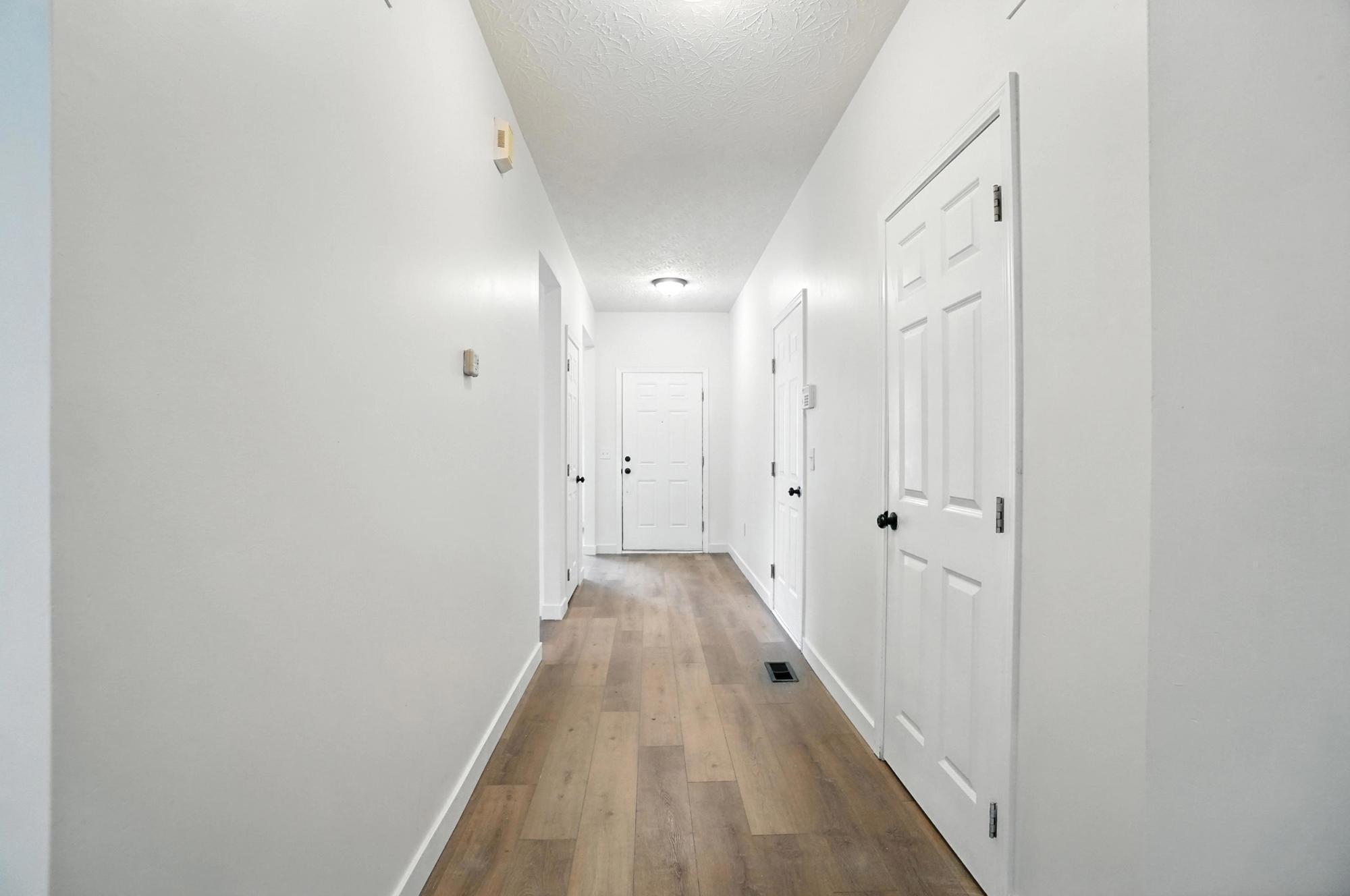 Building Photo - 2380 Oaktree Pl