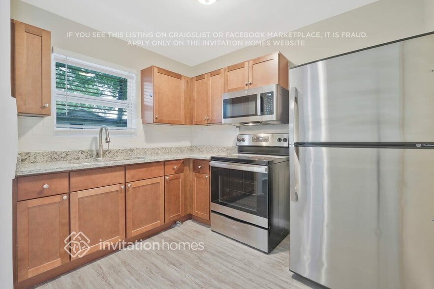 Building Photo - 6237 Pinelock Dr