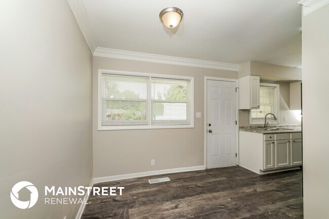 Building Photo - 1905 Heaton Rd