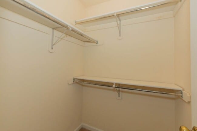 Building Photo - 4 bed, 3.5 bath Single Family Home in Charles Town, WV