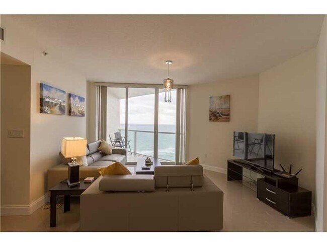 Building Photo - 16699 Collins Ave