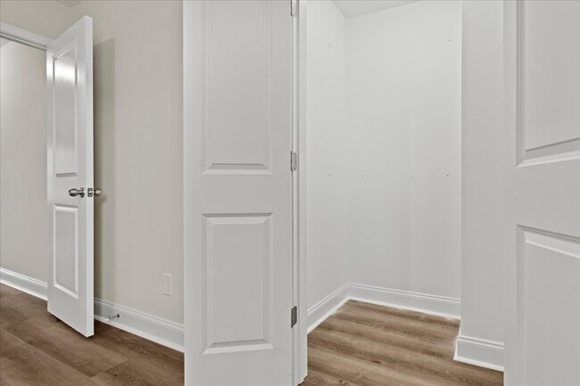 Building Photo - 2804 1/2 Alligator Rd