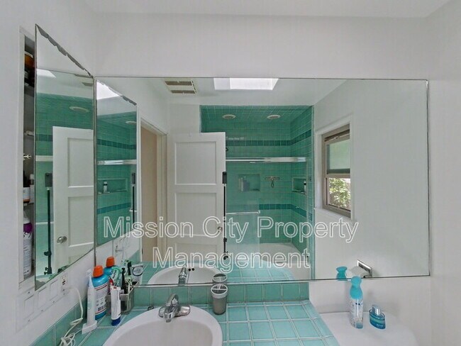 Building Photo - 2131 Gillespie St