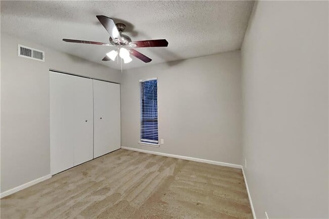 Building Photo - 2330 Post Creek Ct