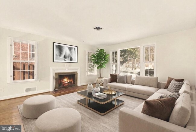 Building Photo - 2736 Stephenson Ln NW