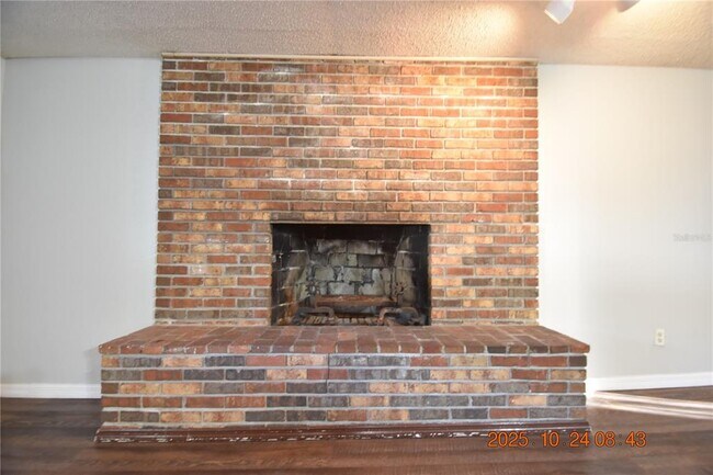 Building Photo - 10011 N 28th St