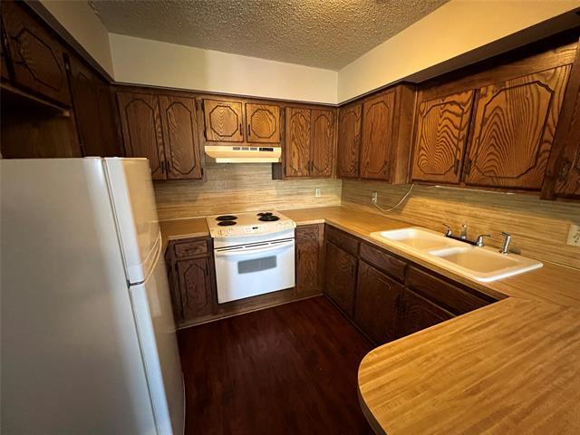 Building Photo - 411 W Pelton St