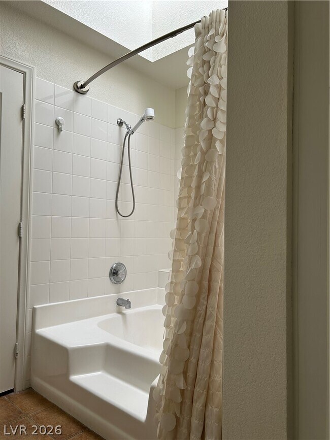 Building Photo - 9325 W Desert Inn Rd