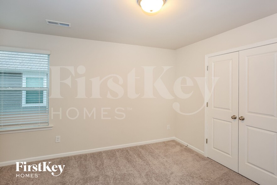 Building Photo - 2020 Cypress Village Dr NW