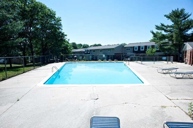 Building Photo - 2 bed Townhome in Annapolis in Hilltop Village