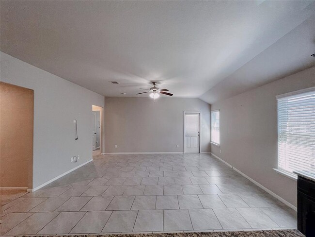 Building Photo - 8123 Carillon Way