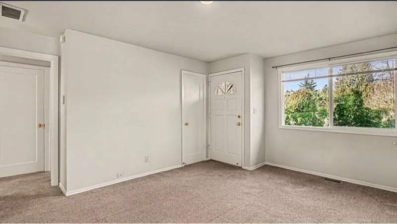 Building Photo - 316 32nd Ave E