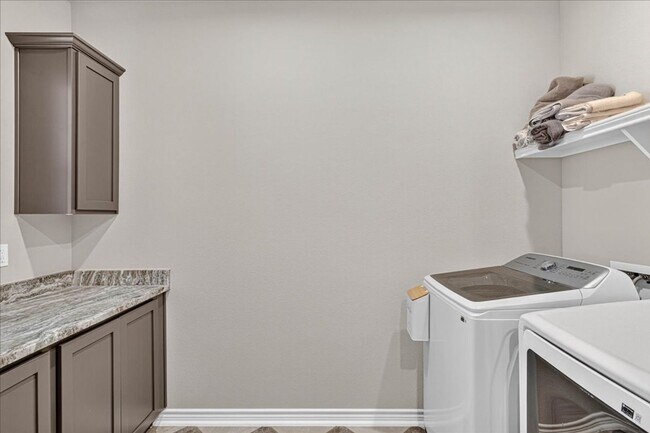 Building Photo - 2605 Lannister Ln