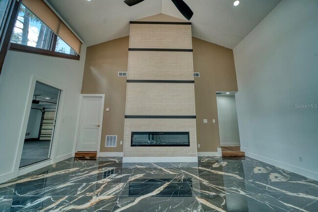 Building Photo - 1542 Sugarwood Cir