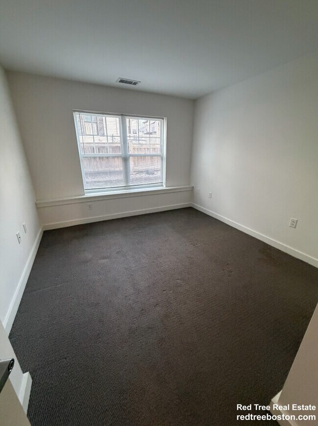 Building Photo - 10 Myrtle St