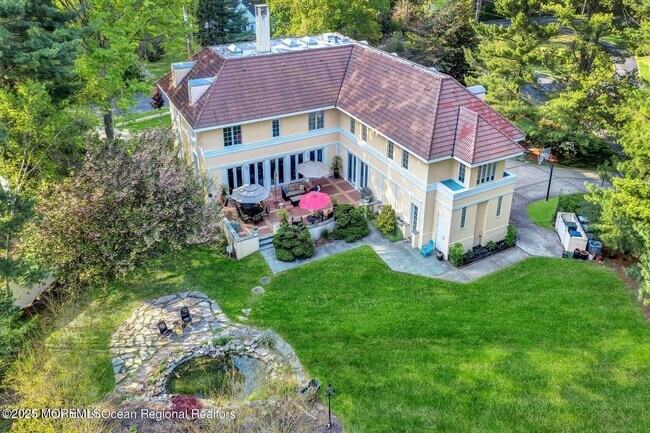 Building Photo - 758 Roseld Ave