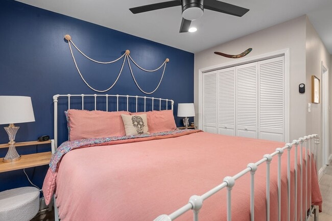 Building Photo - Bright & Immaculate 2 Bed · 3 Bath