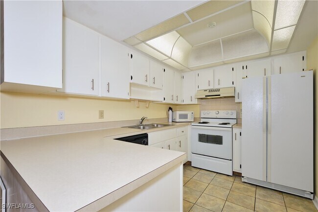 Building Photo - 12481 McGregor Blvd