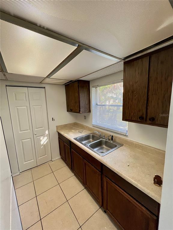 Building Photo - 1916 Honour Rd