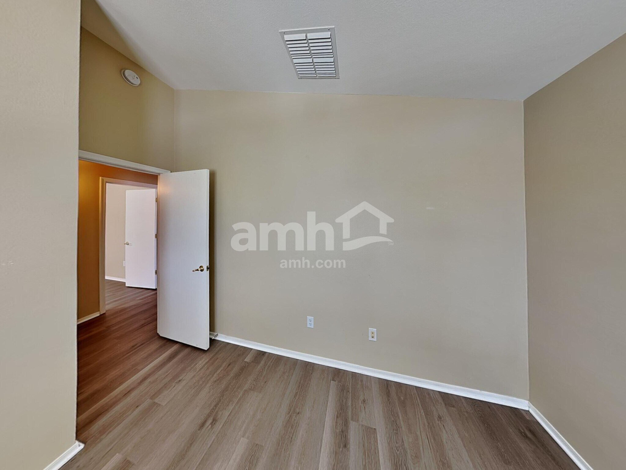 Building Photo - 782 W Calle Ormino