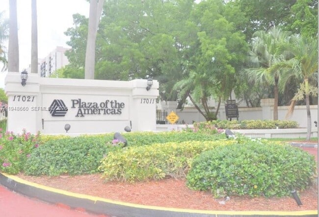 Building Photo - 17011 N Bay Rd