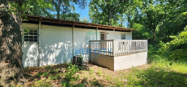 Building Photo - 15391 Flud Rd