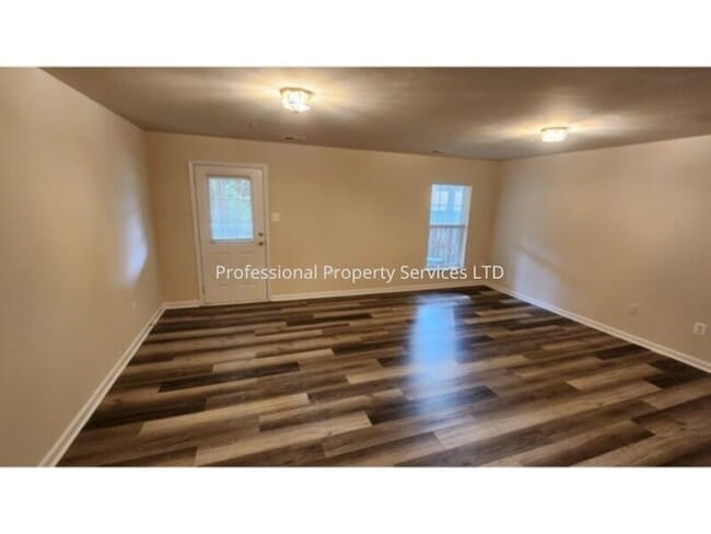 Building Photo - Price Correction! Luxury Townhome In The Villages Of Urbana