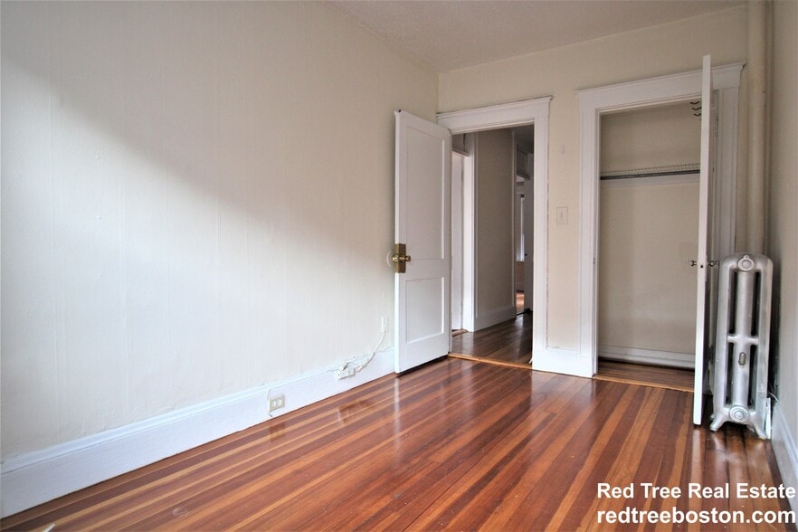 Building Photo - 6 Barrows St