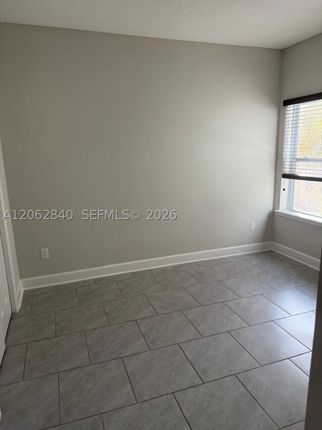 Building Photo - 110 Foxcross Ave