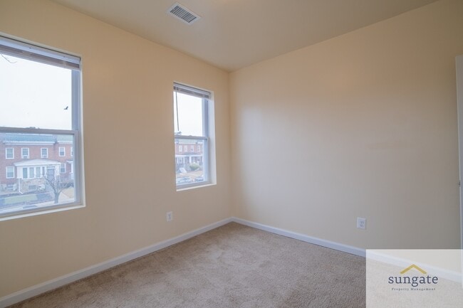 Building Photo - 2435 W Lafayette Ave