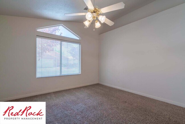 Building Photo - 3 Bed 2 Bath, 2 Car Garage with a Fully Fe...