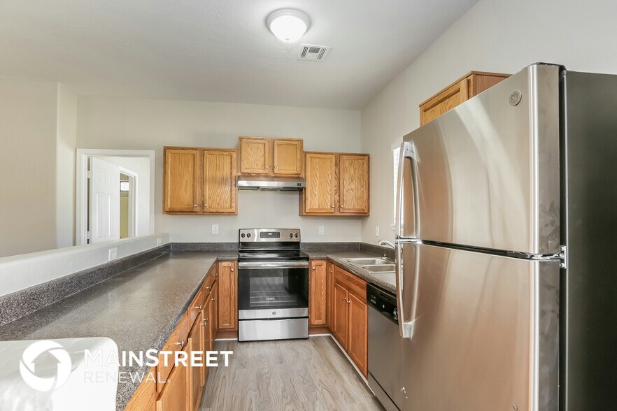 Building Photo - 1016 W Lydia Ln