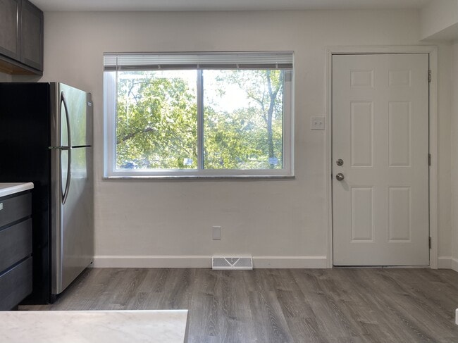 Building Photo - 3984 Brittany Cir