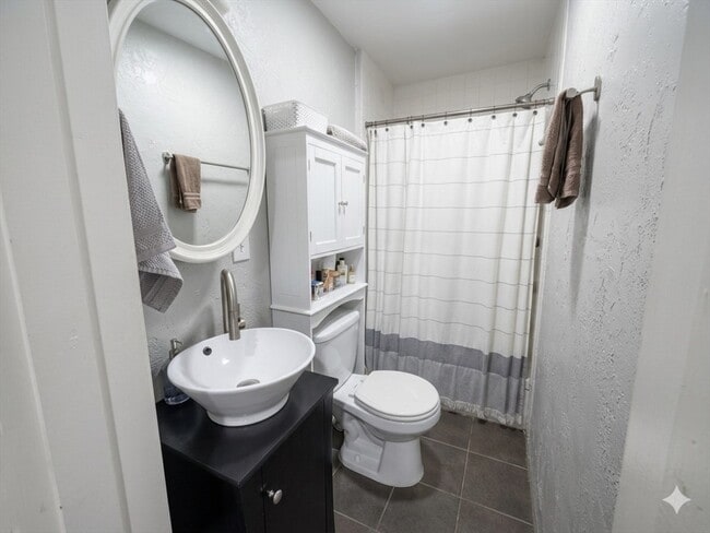 Building Photo - 35 Charter St