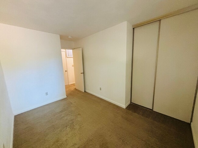Building Photo - 1716 Donlee Dr