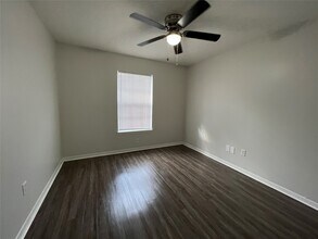 Building Photo - 500 Willow Dr