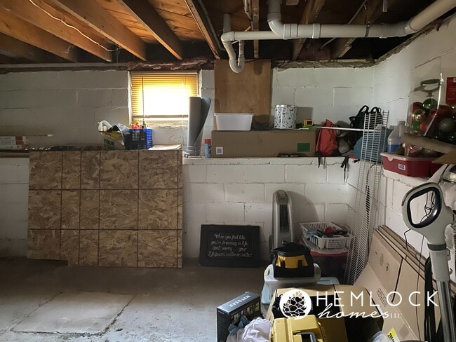 Building Photo - 601 S 1st St