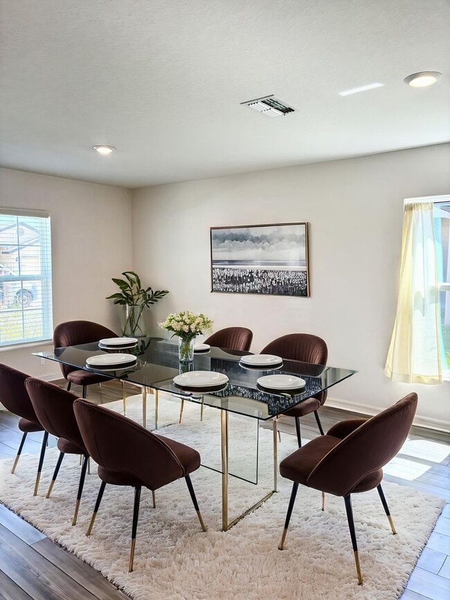 Building Photo - Your Dundee 4Beds/2Baths dream home – conv...