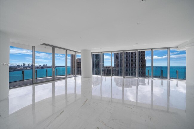 Building Photo - 300 Biscayne Boulevard Way