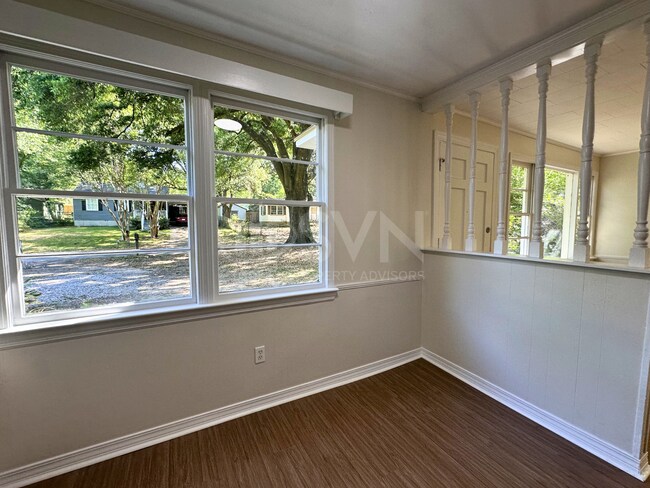 Building Photo - 5207 Azalea Cir S