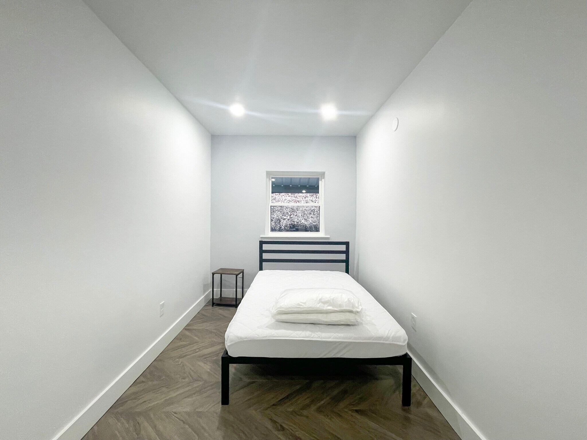 Building Photo - 4027 Beechwood Blvd