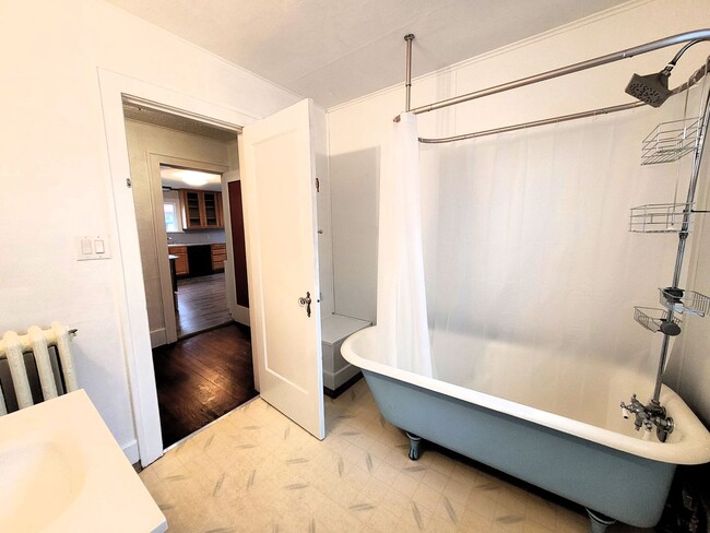 Building Photo - Spacious Unique Home in Central Location