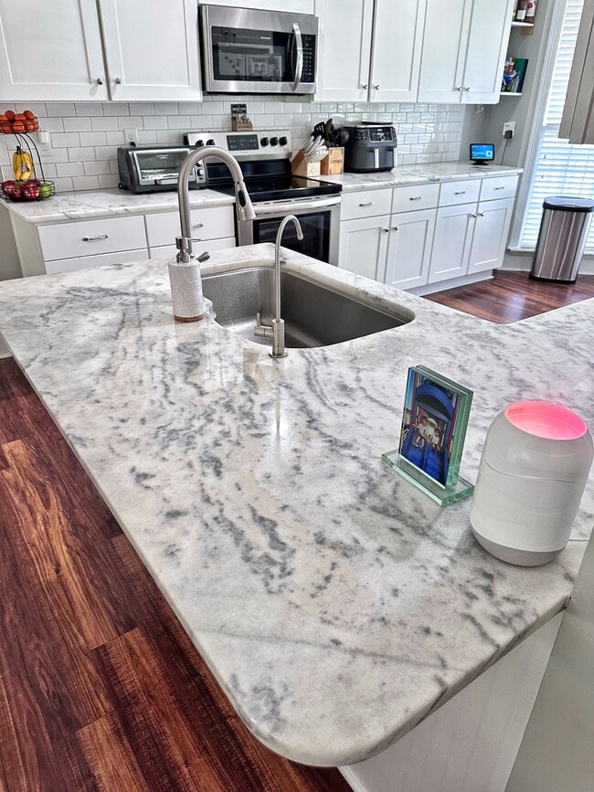 Building Photo - 304 Chisholm Trail