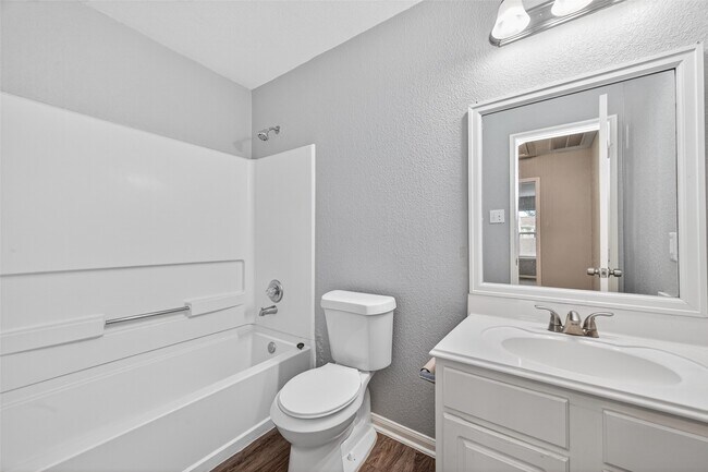 Building Photo - 15826 Kings Cypress Ln
